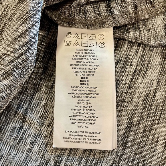 NWT Michael Kors Silver Metallic Silver Long Sleeve Cold Shoulder Pullover Top M - Picture 13 of 13